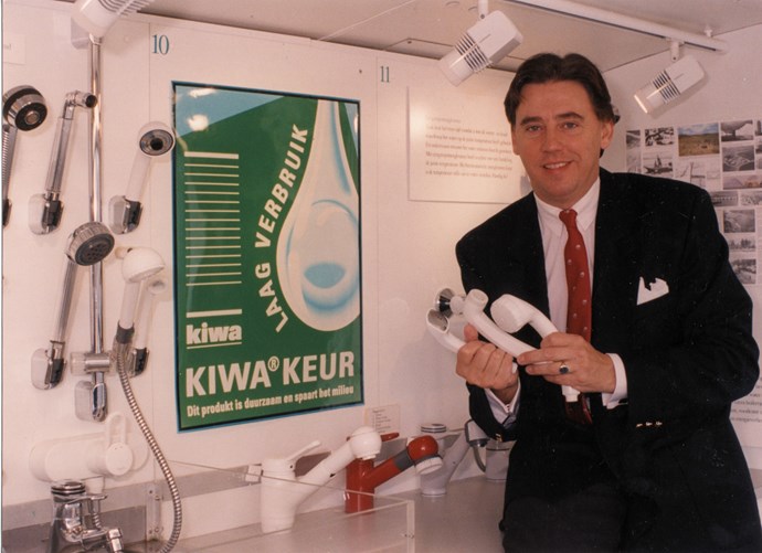 Nijpels presented the ‘Kiwa Low Consumption Quality Mark’.jpg