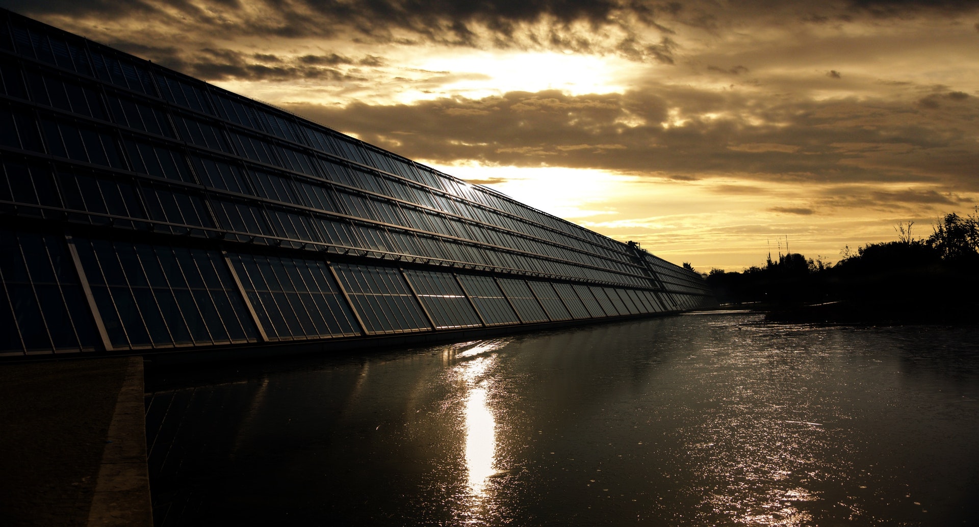 In crescita gli investimenti in energia pulita, boom del solare