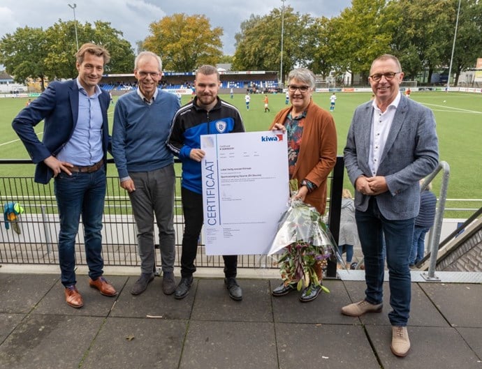 SV Deurne eerste amateurclub met Kiwa’s Label Veilig Sociaal Klimaat.jpg