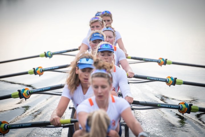 Why we support the Dutch women’s  rowing teams