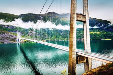 Hardanger bru. Foto.