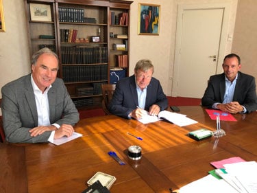Kiwa bundles forces with AQS Nederland in food, feed and farm sector - signed by Paul Hesselink, Martien de Graaf and Ben Dellaert 