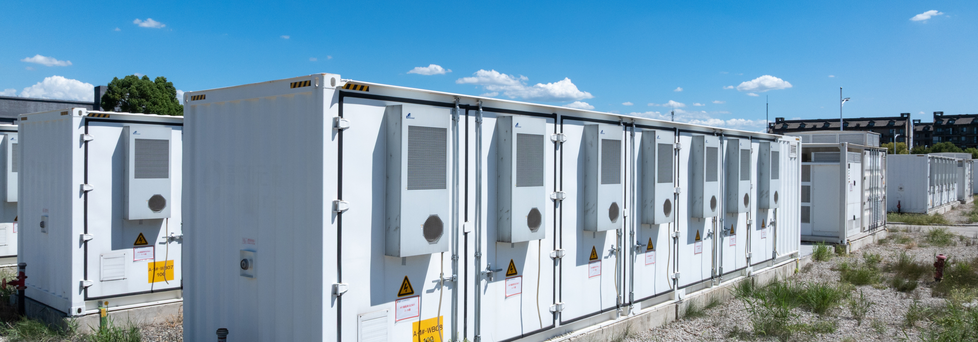 Infrastructuur voor batterij-energieopslagsystemen in een veld