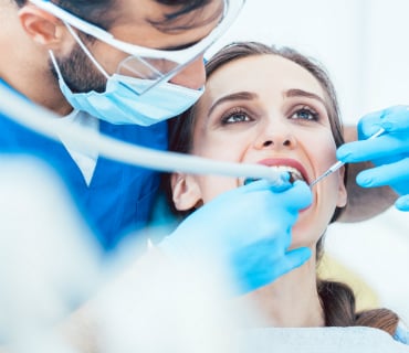 Dantistas tvarko dantis